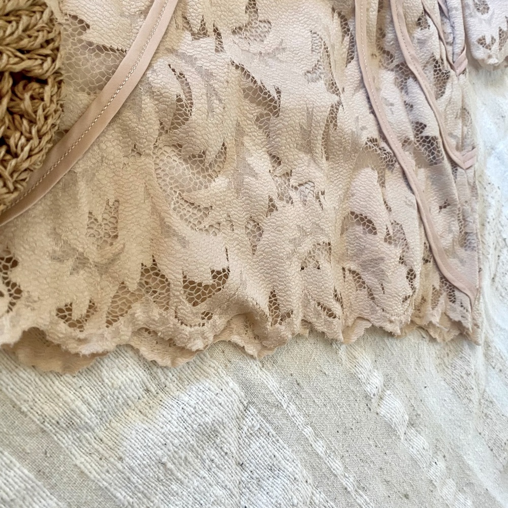 ✨Gorgeous H&M Scallop Hem Lacey Mini Dress, sz 2 - Picture 7 of 9